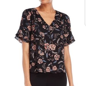 Feminine floral shirt